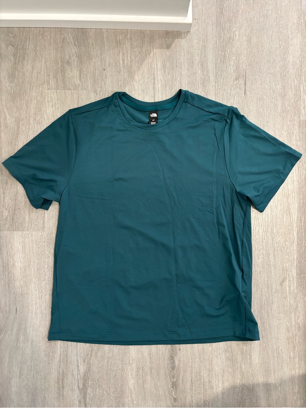 NEVER WORN The North Face Women’s Teal Short Sleeve Performance Tee